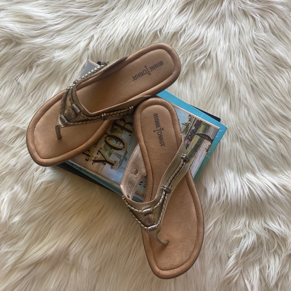 Minnetonka SilverBay sandals size 10
